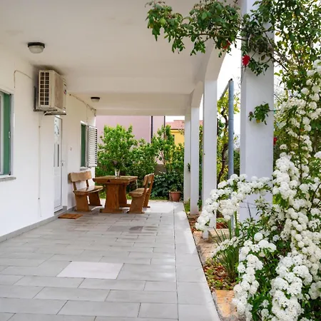 With Parking Space Nin, Zadar - 10414 Apartmán Nin