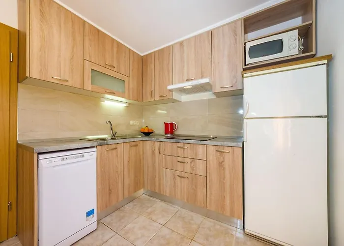 With Parking Space Nin, Zadar - 10414 アパート ニン