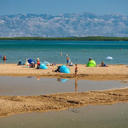 With Parking Space Nin, Zadar - 10414 דירה